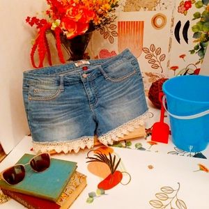 L.e.i. Low Rise Lace Fringe Denim Jean Shorts size 13